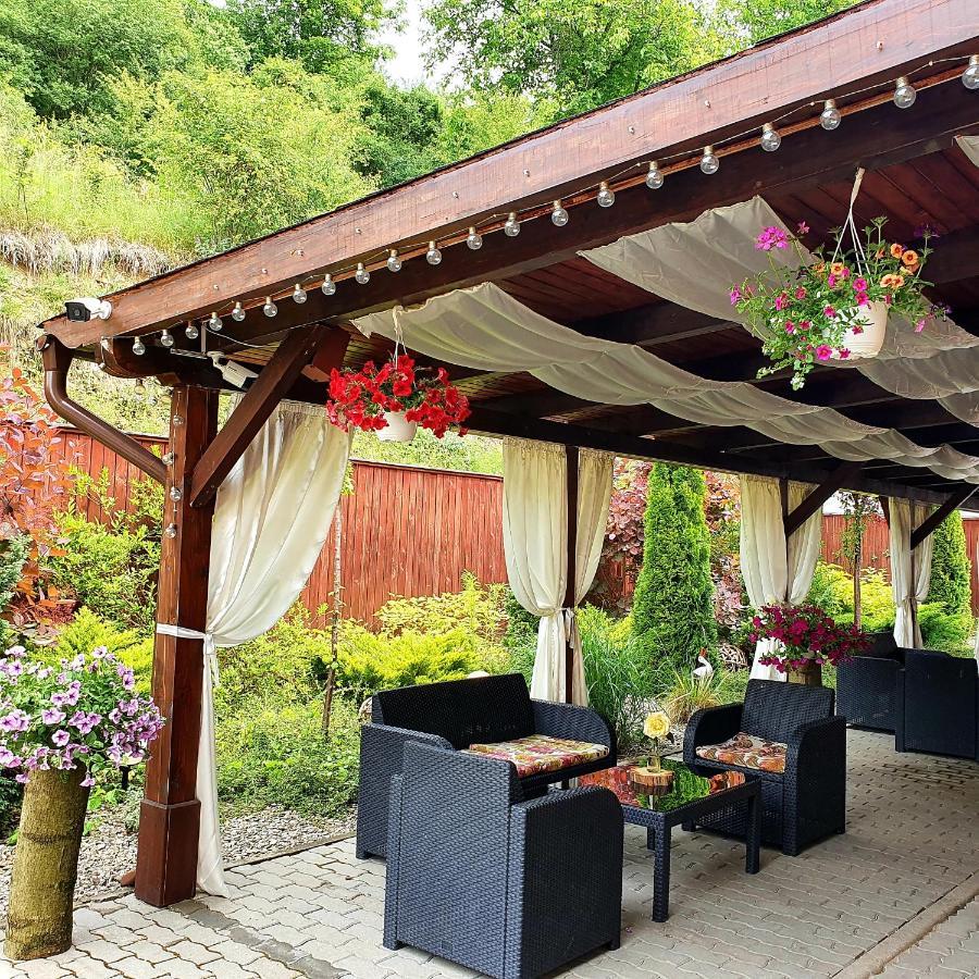 Hotel Dennis Медиаш Экстерьер фото