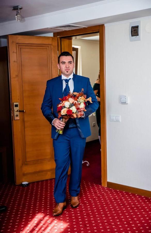 Hotel Dennis Медиаш Экстерьер фото