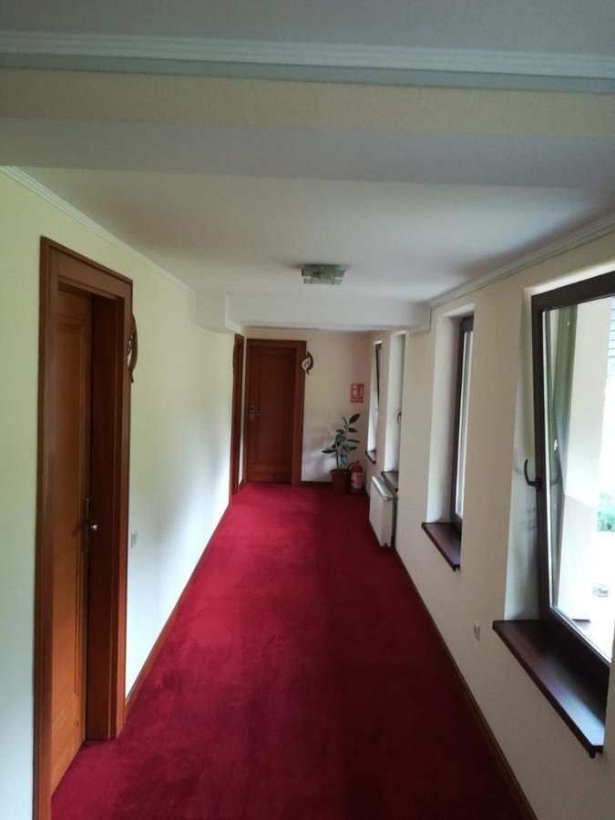 Hotel Dennis Медиаш Экстерьер фото