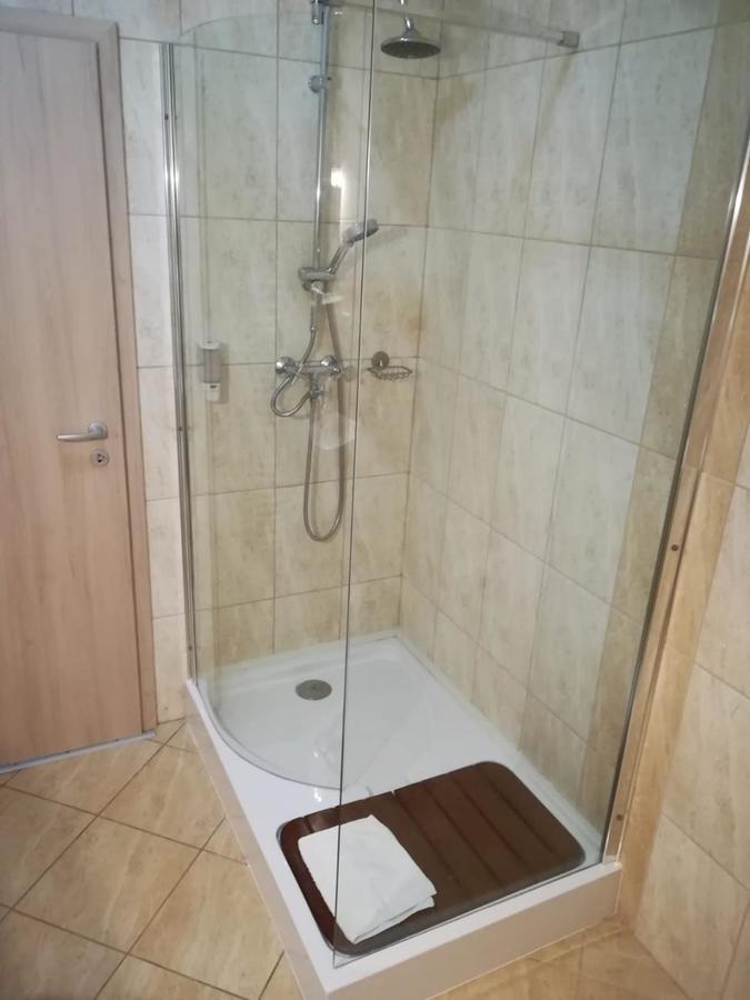 Hotel Dennis Медиаш Экстерьер фото