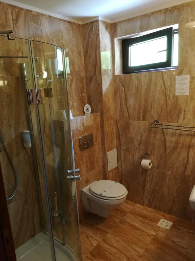Hotel Dennis Медиаш Экстерьер фото