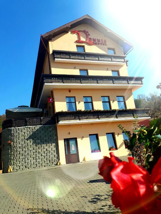 Hotel Dennis Медиаш Экстерьер фото